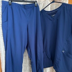 Wonderwink 123 scrub set in Navy